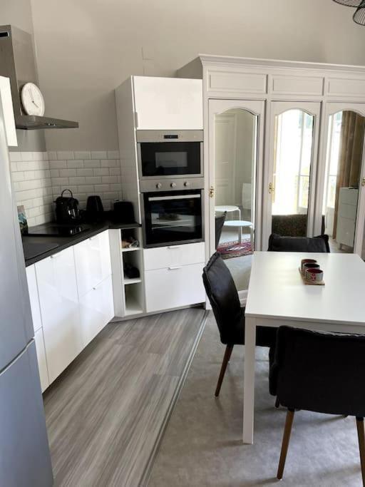 101 Pyrenees Palace Appartement Bagnères-de-Luchon Exteriér fotografie